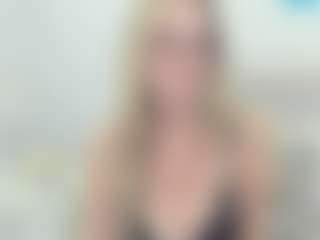 Live cam show with tessgorgeouss - Glasses on CamClone
