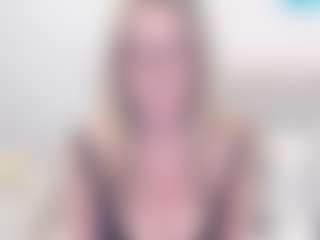 Live cam show with tessgorgeouss - Glasses on madthumbs