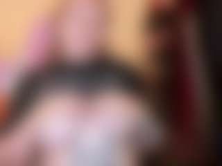 Live cam show with kisicaxx - Bush on crypto-cams