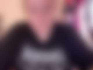 Live cam show with kisicaxx - Legs on Soda Cam