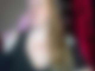 Live cam show with kisicaxx - Blonde Hair MILF on Milfs Live
