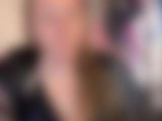 Live cam show with kisicaxx - Glasses on Uber Horny