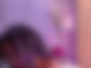 Live cam show with Emiily_Lovex - Flexible on Camsoda