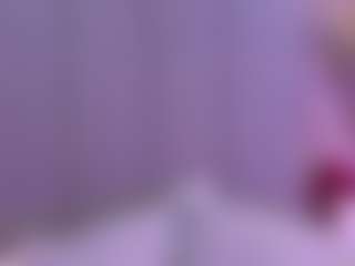 Live cam show with Emiily_Lovex - Flexible on Big Tits