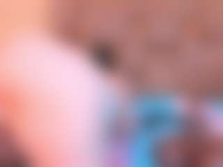 Live cam show with Mia Hot - Brown Eyes MILF on Milfs Live