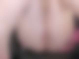 Live cam show with kellycarolina - Flirt MILF on Gym Cam Girls
