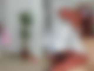 Live cam show with Naomi King - Black Squirt on StripNow
