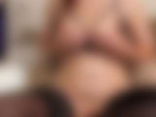 bushe1 MILF webcam performer live streaming