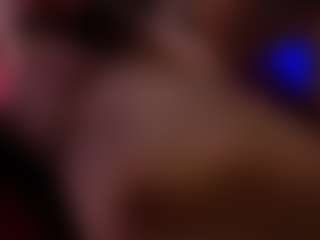 Live cam show with heidicox - Gamer MILF on Chatstar