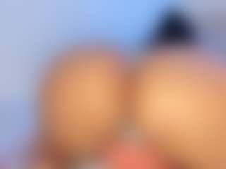 Live cam show with NinaPetite - Teen (18+) on hotwifechat.live