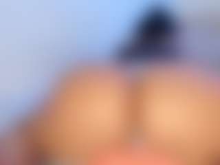 Live cam show with NinaPetite - Teen (18+) on chickslive.net