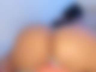 Live cam show with NinaPetite - MILF on hotwifechat.live