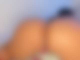 Live cam show with NinaPetite - Horney on Latina Girls