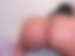 Live cam show with NinaPetite - Squirt MILF on camtv