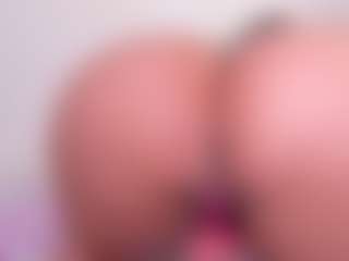 Live cam show with NinaPetite - College on TastyBlacksLive