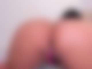 Live cam show with NinaPetite - Latina MILF on Porn Luv | colombia