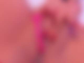 NinaPetite MILF webcam performer live streaming