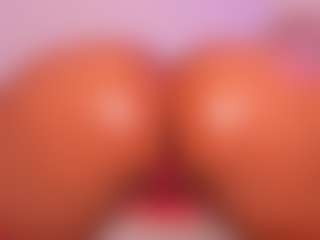 Live cam show with NinaPetite - Brown Eyes on infinitiblacc.com