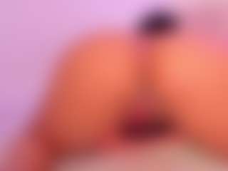 Live cam show with NinaPetite - MILF Teen (18+) on Camsoda