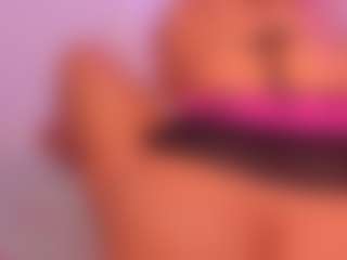 NinaPetite MILF webcam performer live streaming