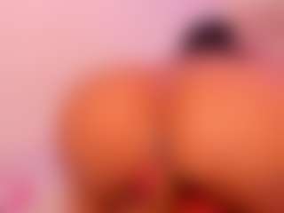 Live cam show with NinaPetite - Brown Eyes Curvy on Pornisteam.com