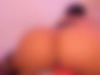 Live cam show with NinaPetite - Lovense MILF on sexylivex.com