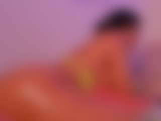 Live cam show with NinaPetite - Strip MILF on Camsoda