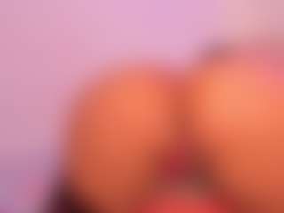 Live cam show with NinaPetite - College Teen (18+) on Camsoda