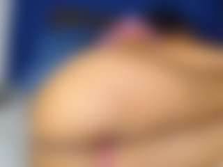 Live cam show with hotdevora - Small Ass on Fling VIP Chat