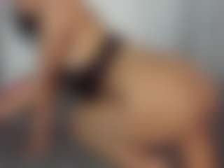 Live cam show with ambersmithx - Dom on Mixed Magazine Live
