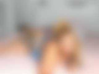Live cam show with nicki_thick - Smoking on AdultVida.com