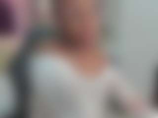 Live cam show with erickscharlotte - Public on alttransgirls