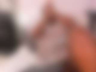 Live cam show with erickscharlotte - Oil on Camsoda
