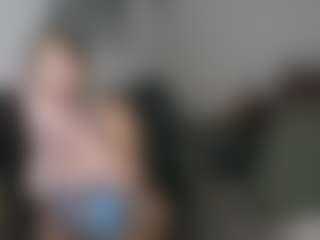 Live cam show with Mali J - Pornstar Strip on 1on1-livenow
