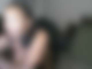 Live cam show with Mali J - Brown Eyes Black on xDating