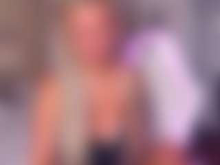 Alicia MILF webcam performer live streaming