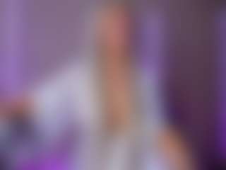 Live cam show with Alicia - Blonde Hair Petite on Camsoda