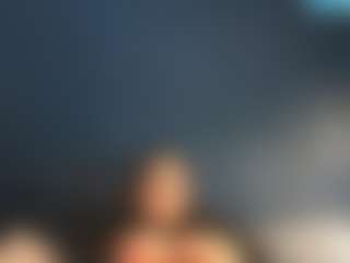 ninaloveshead's Live Sex Cam Show