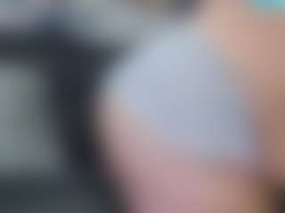 ninaloveshead's Live Sex Cam Show