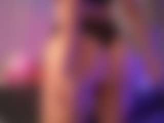 crystalcherr's Live Sex Cam Show