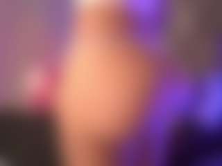 crystalcherr's Live Sex Cam Show