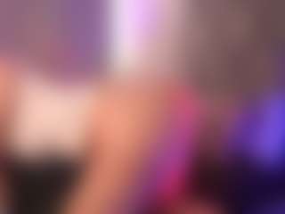 Live cam show with crystalcherr - Curvy Teen (18+) on Camsoda