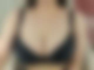 lovely-adelle-11 MILF webcam performer live streaming