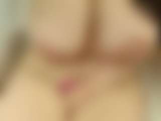 lovely-adelle-11's Live Sex Cam Show