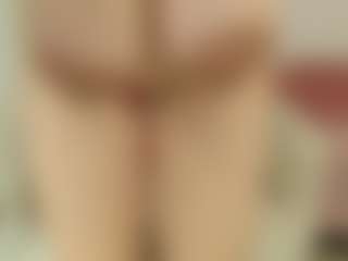 Live cam show with lovely-adelle-11 - Oil on SxyPornLive