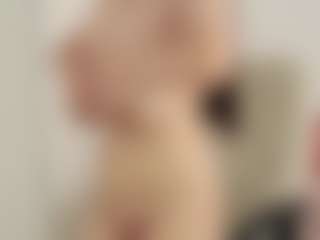 lovely-adelle-11's Live Sex Cam Show
