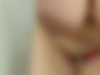 lovely-adelle-11's Live Sex Cam Show