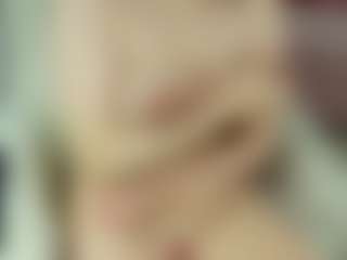 lovely-adelle-11's Live Sex Cam Show