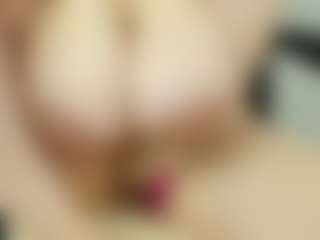 lovely-adelle-11's Live Sex Cam Show