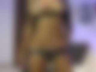 Live cam show with naomixjones - Ass To Mouth on CamSextacy